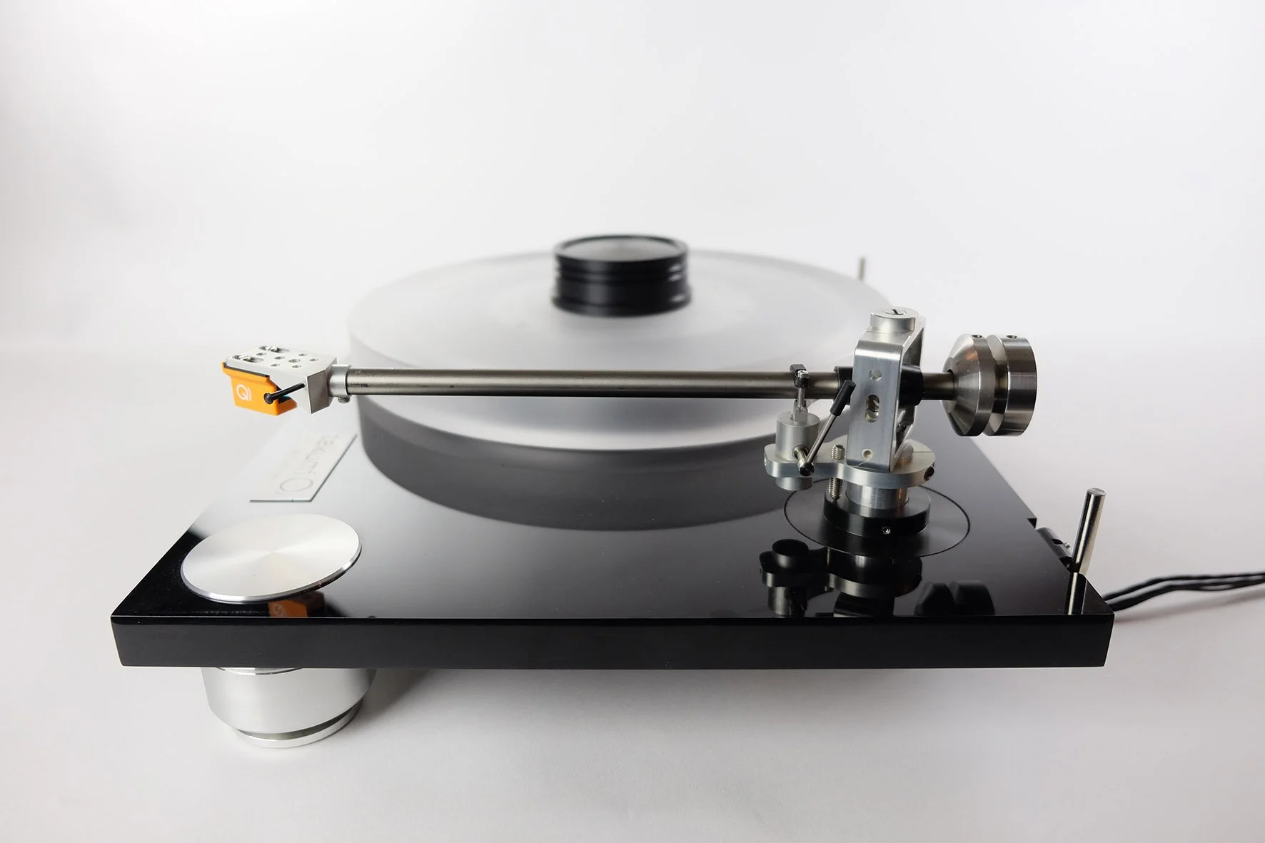 Takumi TT Level 2.1 DC Turntable | Takumi Turntables at Walden
